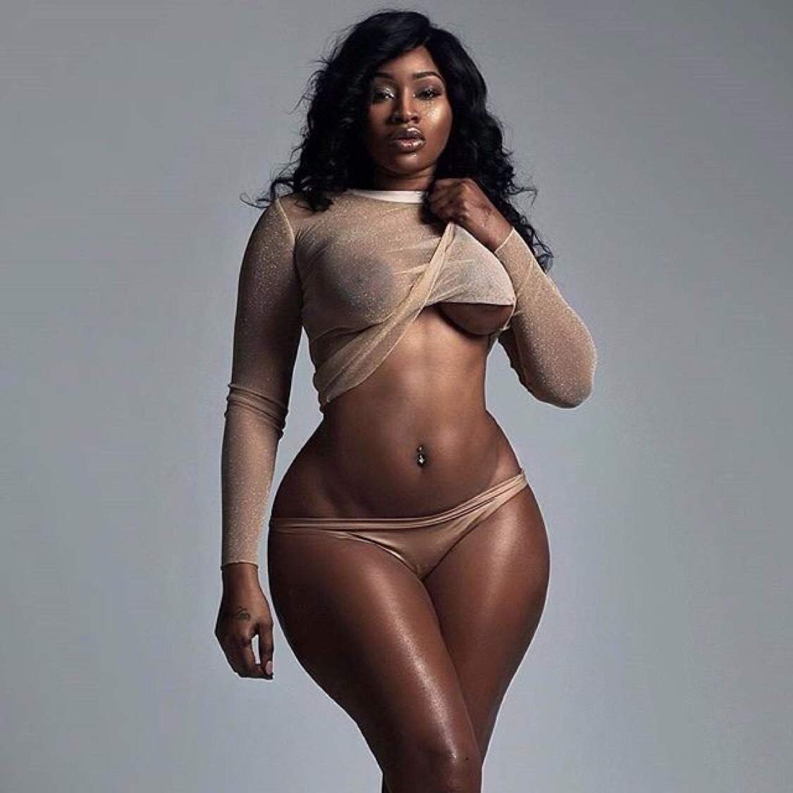 Ebony curvy skinny