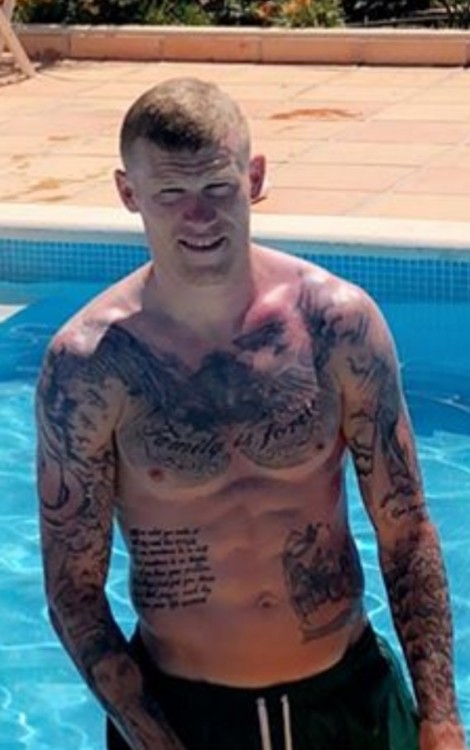 derrylads:Some more pics of the fit tattooed Derry lad and...