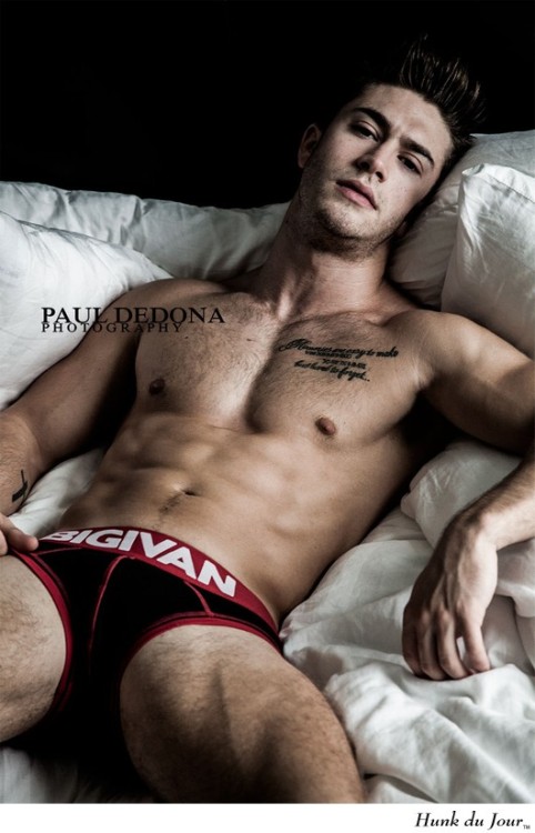 Your Hunk of the Day: Benji Taylor http://hunk.dj/6937