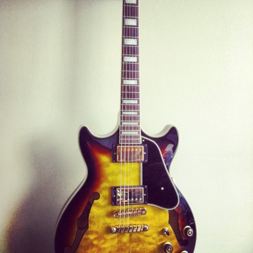 Hasil gambar untuk tumblr music guitar