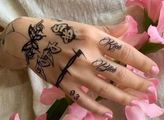 flower tattoo gang