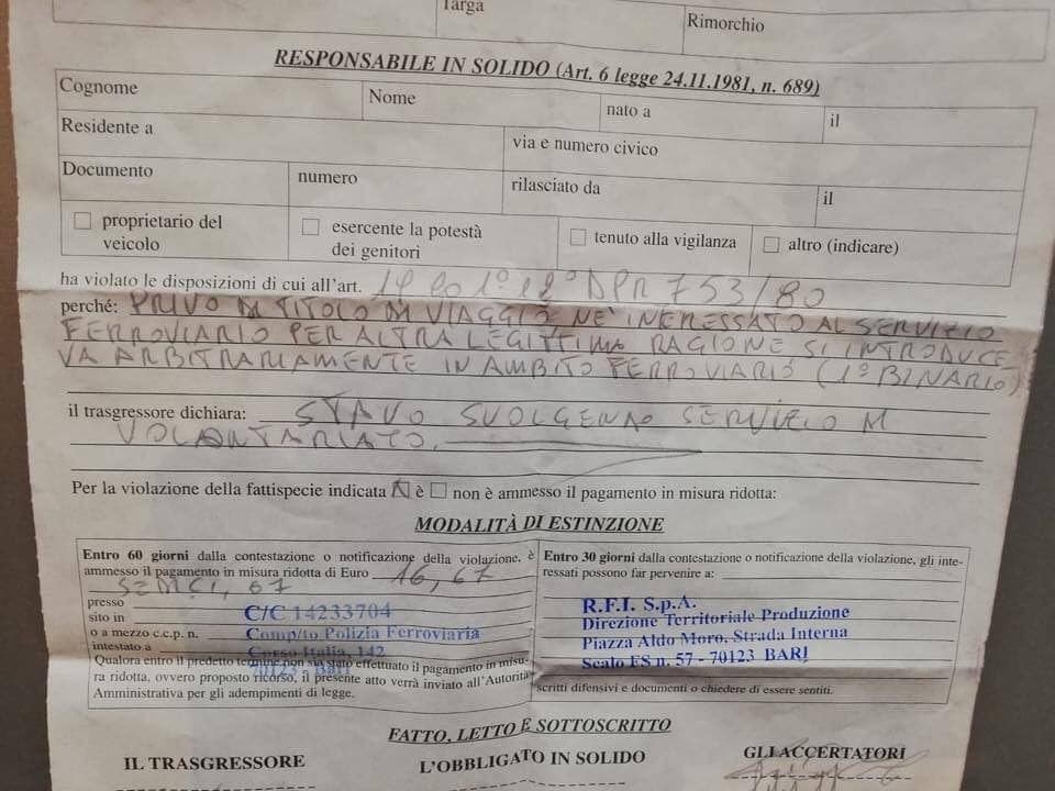 Foggia, la denuncia a TPI: “Multati perché aiutiamo i senzatetto in stazione”
Di Marta Facchini
“Una vicenda assurda”, racconta a TPI Andrea Laporta, uno dei volontari dell’associazione Fratelli della Stazione che ha ricevuto una multa dalla polizia...
