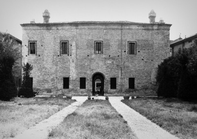 ofhouses:<br /><br />414. Andrea Mantegna ///	Casa del Mantegna		/// Mantova,	Italy	///	1476OfHouses guest curated by Studiospazio:”This house hosts the atelier of Mantegna on the ground floor and his apartment on the upper floor. It can be understood as a solitary building with a central courtyard, as well as a townhouse embedded in the urban fabric.Because of the coexistence of these two contrasting characters the intangible inner world avoids the isolation from the city.”(Photo:<br /> © G. Newman, Studio Calzolari, Alessandro Avi, Giuseppe Gradella.)