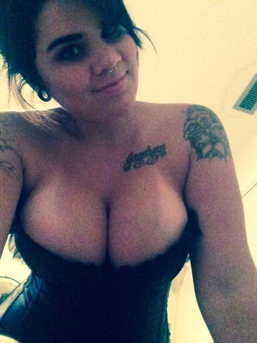 This beautiful babe submitted these a while back on twitter,...