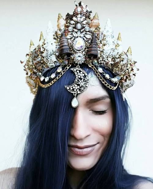 culturenlifestyle:New Dazzling Mermaid Crowns Inspired by...