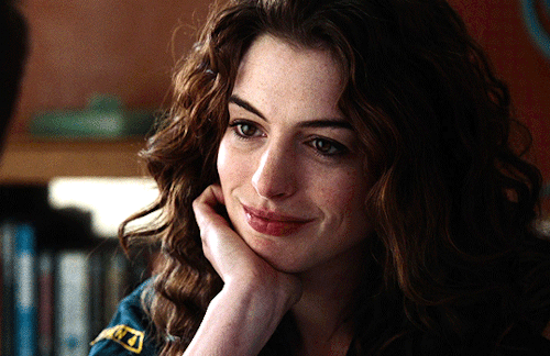 Anne Hathaway in "LOVE & OTHER DRUGS". 