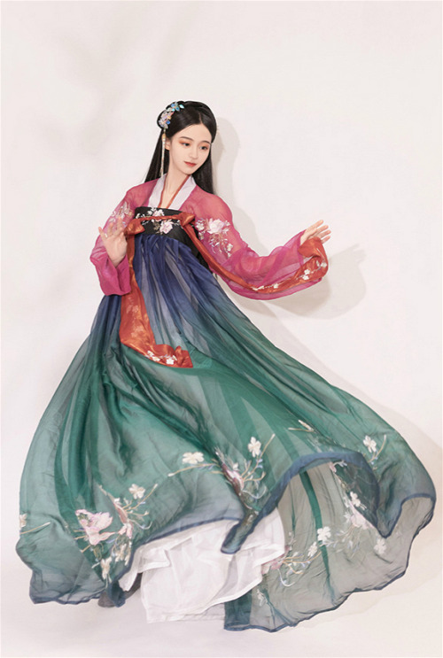 changan-moon:Chinese hanfu by 溯光十七