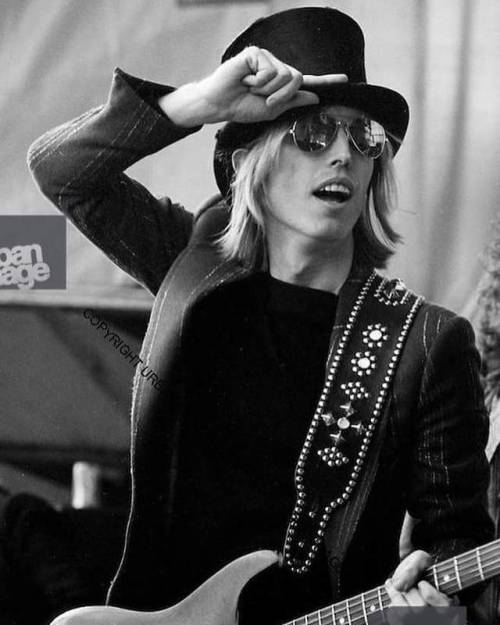 With great sadness, I just found out that Tom Petty has died on...