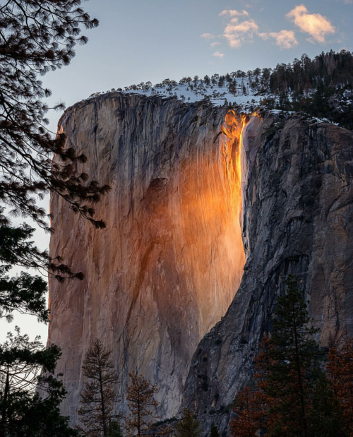 dig-my-earth:“Horsetail Fall, located in Yosemite National...