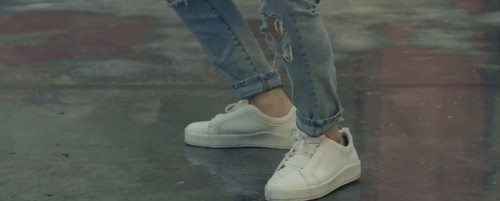 bottomyoongiworld:Yes I love his cute ankles