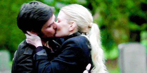 Image result for emma and hook 5x21 gifs