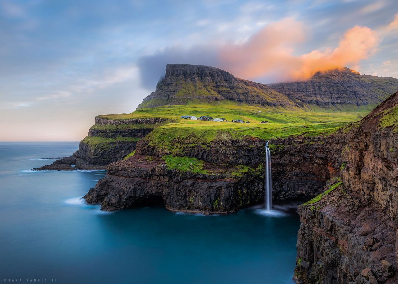 Top Shot: The Magnificent Múlafossur Waterfall Top Shot features the photo with the most votes from the previous day’s Daily Dozen, 12 photos selected by the Your Shot editors. The photo our community has voted as their favorite is showcased on the...