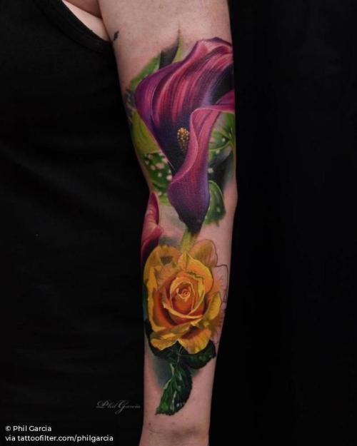 simplelines flowers upperarm shadework daisy sunflower rose  callalily tattoo stusio13tattoom  Tiger lily tattoos Rose tattoo  sleeve Calla lily tattoos