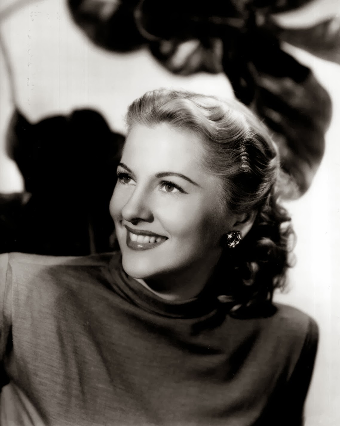 Lost in Hollywood — hollywood-portraits: Joan Fontaine, 1948. Silver...