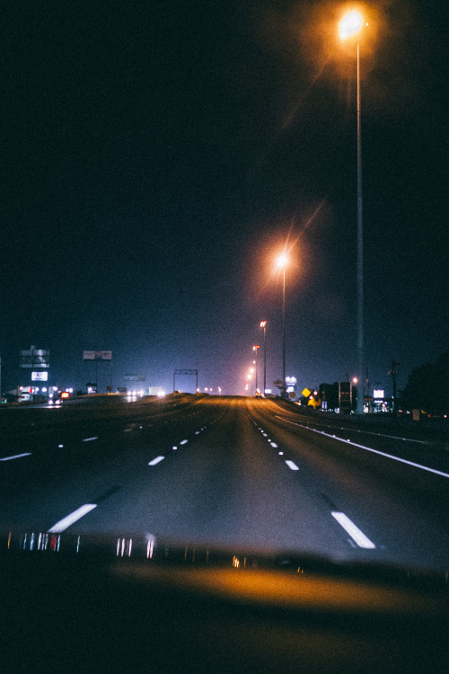 avenuesofinspiration:Late night cruise | Contr∆st | AOI