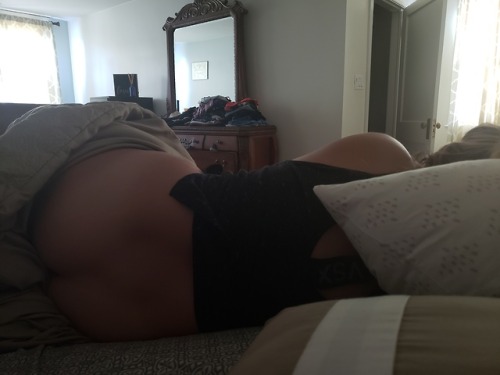 usemywifeandillwatch:My wife sleeping in the rape me position....