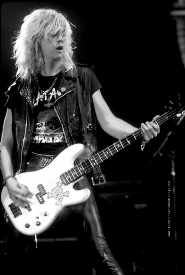 Sunrise Memories • Duff McKagan at The Felt Forum, NY, 1988