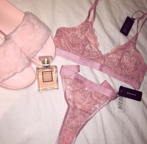 princvsx:all pink beauty, fashion & more.I’d love to wear...