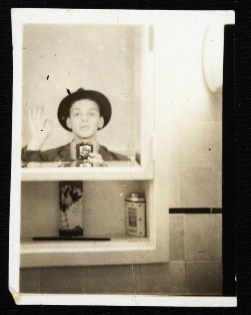 historicaltimes:A young Frank Sinatra takes a bathroom selfie,...