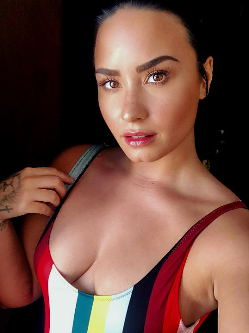 demetria lovato.  - Página 36 Tumblr_piyugf0a2R1u6sj2lo1_500