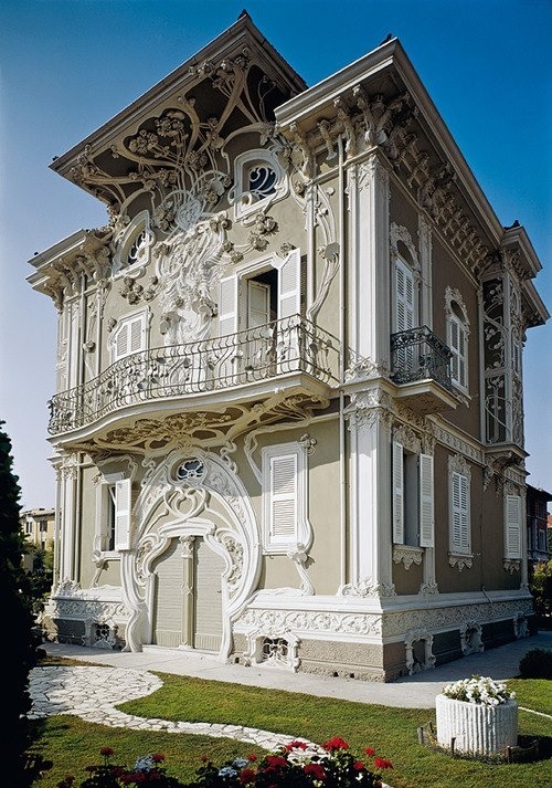 steampunktendencies:Victorian Style Houses 