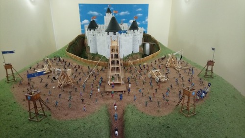 http://miniaturisation.frL'attaque du château est en coursJ'ai...