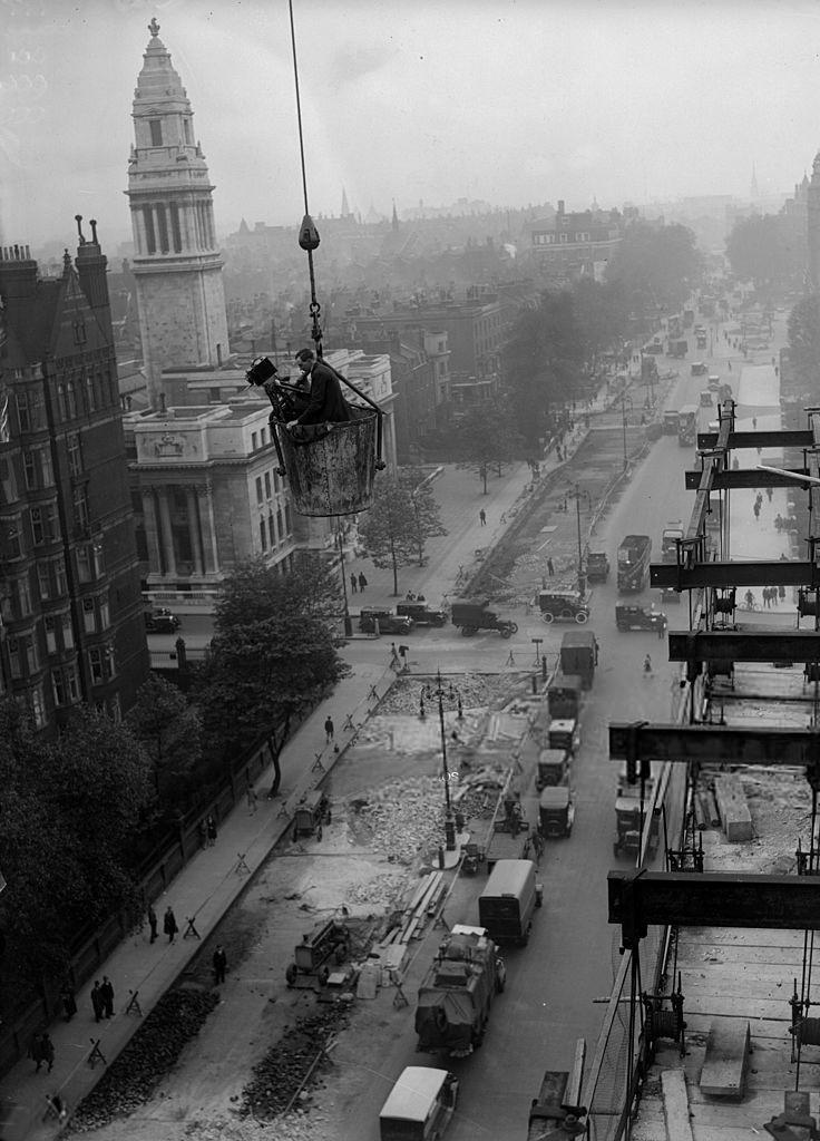 historicaltimes:
â€œ A cameraman filming over Baker Street, London in 1930
â€