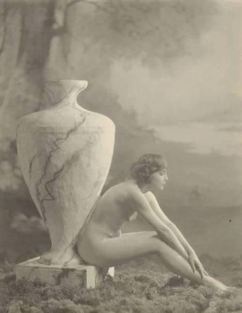 insearchofpaganhollywood:Dancer & silent film actress...