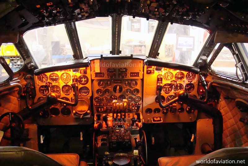 World Of Aviation — de Havilland Comet cockpit