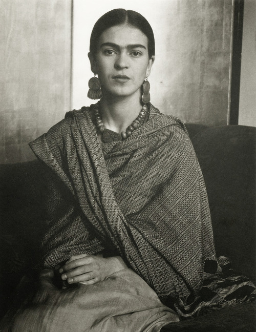 embriague-se-de-poesia:Frida Kahlo