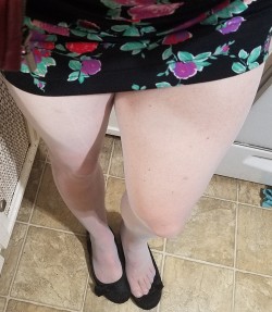 @Hosiery and feet. No Tats Or Piercings. Few Shoes.