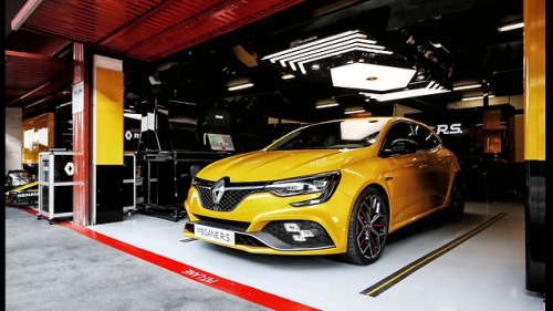 renaultlove:Renault Love presents the Renault Megane RS...