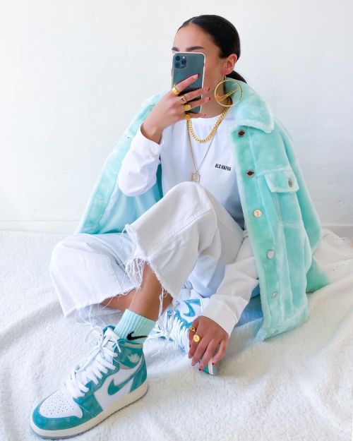 retro 1 turbo green outfit