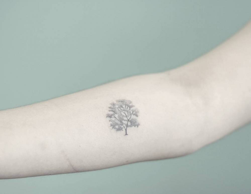 tree tattoo hand poke