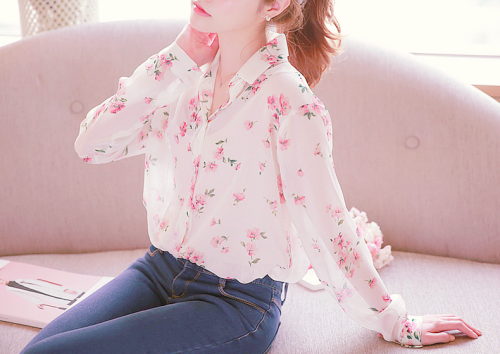 rainingteadropss:Floral Print Blouse