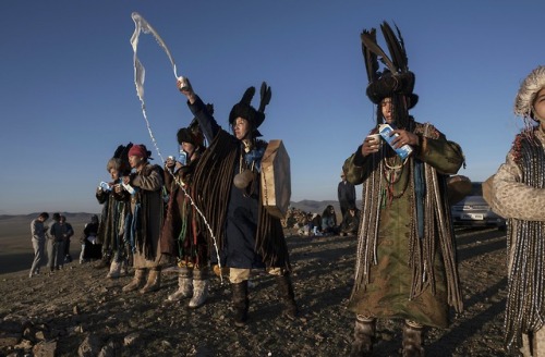 moryen:Mongolia’s shamanic ritualsBanned for 70 years under...