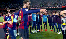 إحتفال برشلونة بلقب الدوري لموسم 2018/2019 في الكامب نو  Tumblr_pqqqbte96n1uo4zhwo4_400