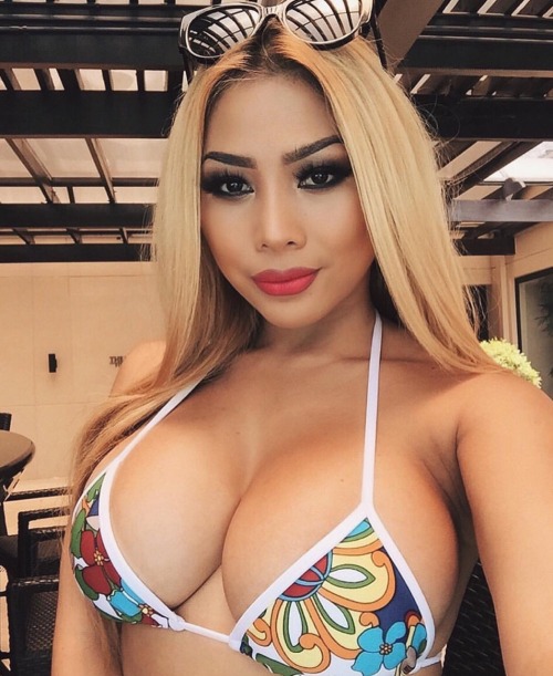 the-busty-feed:@the-busty-feed | by Instagram...