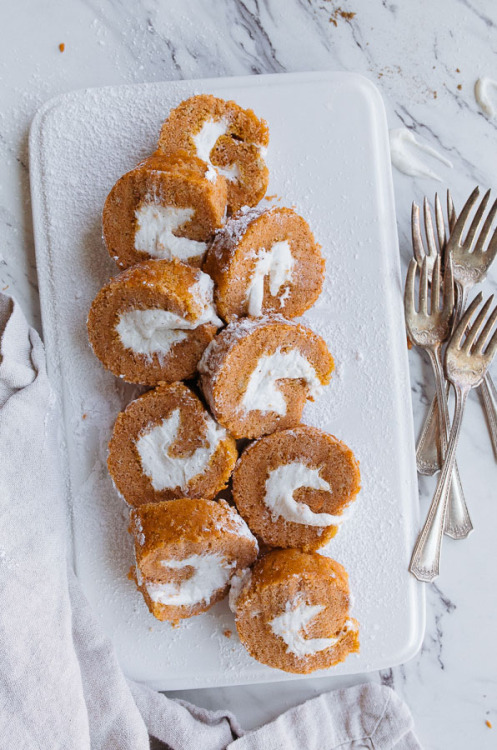 guardians-of-the-food:Pumpkin Cake Roll