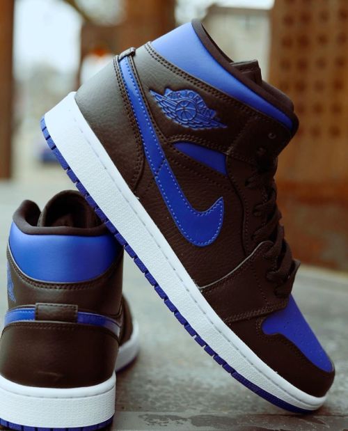 Air Jordan 1 Mid Royal 068 Sneakers Cartel