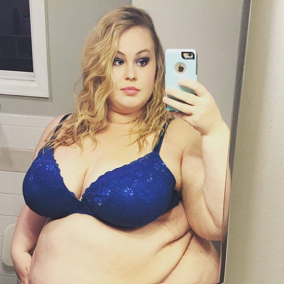 Fat Hotties ;) — lazeeelayla: when im not stuffed(rare) my belly...