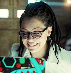 orphan black tatiana maslany cosima niehaus obedit obedits my gifs my edits parallels :& 039;( not the best parallel maybe but