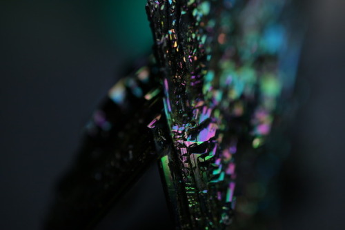 90377:My first unedited macro shots of a silicon carbide crystal...