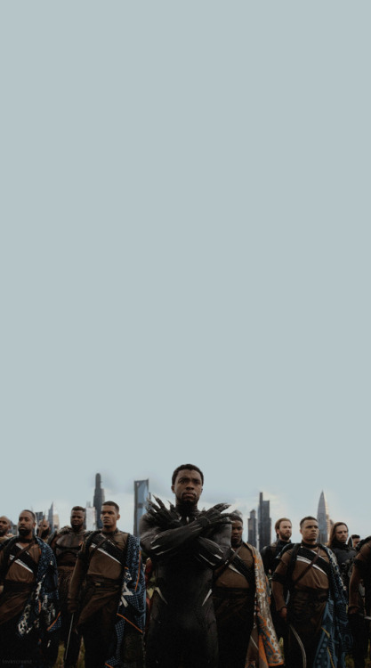 lucasvapor:avengers: infinity war lockscreens