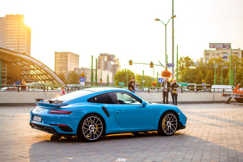 carpr0n:Starring: Porsche 911 Turbo SBy Mateusz...