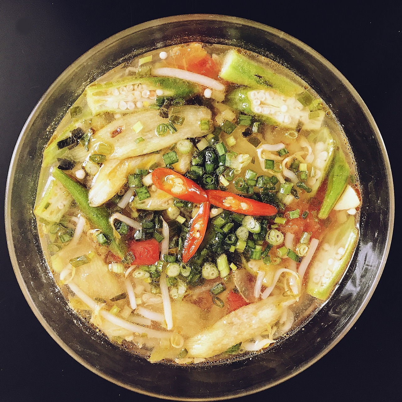 Southern Vietnamese sour soup is a healthy one pot... - Food Recipes :)