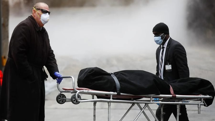 Estados Unidos se prepara para miles de muertos más por coronavirus