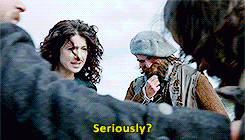 Besos de Claire y Angus en 'Outlander'
