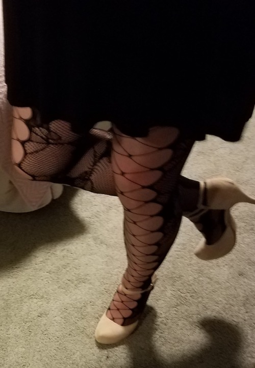 Wow, some hot legs and stocking/heel combos!