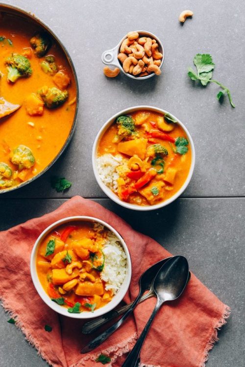 tinykitchenvegan:1-Pot Yellow Pumpkin Curry